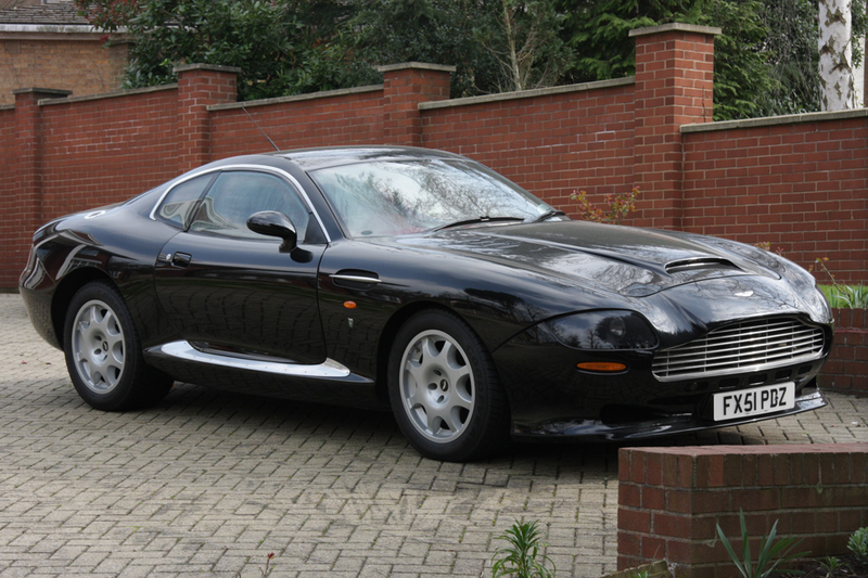 Illustration for article titled Google Street View Hits London with Ultra-Rare Aston Martin V8 Vantage Special Series II
